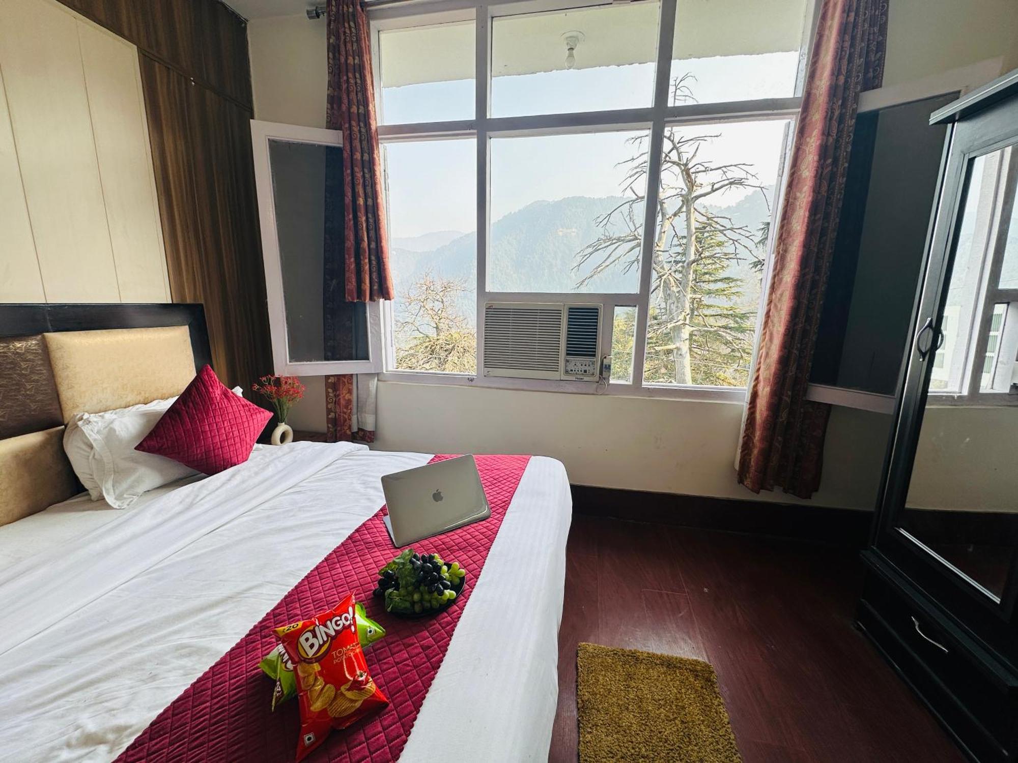 Hotel Mini Switzerland In Далхаузі Екстер'єр фото